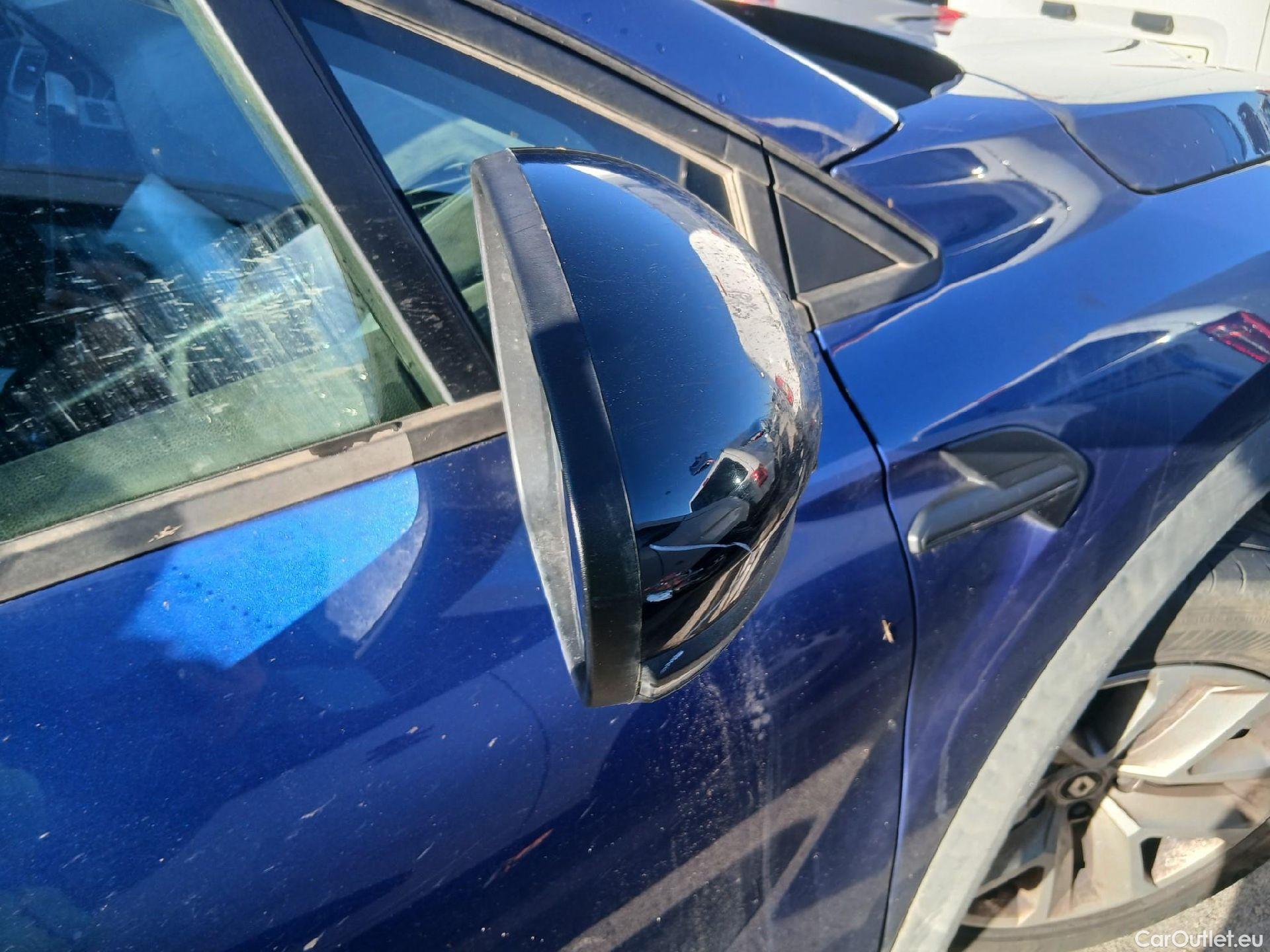  Renault  Captur RENAULT  / 2020 / 5P / todoterreno Intens TCe 90 #39