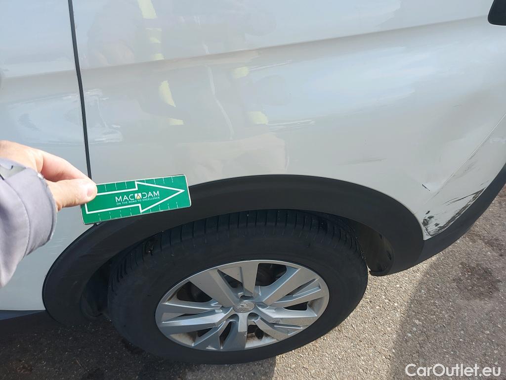  Peugeot  5008 PEUGEOT  / 2020 / 5P / todoterreno 1.2 PureTech 96KW S&S Active Pack EAT8 #18