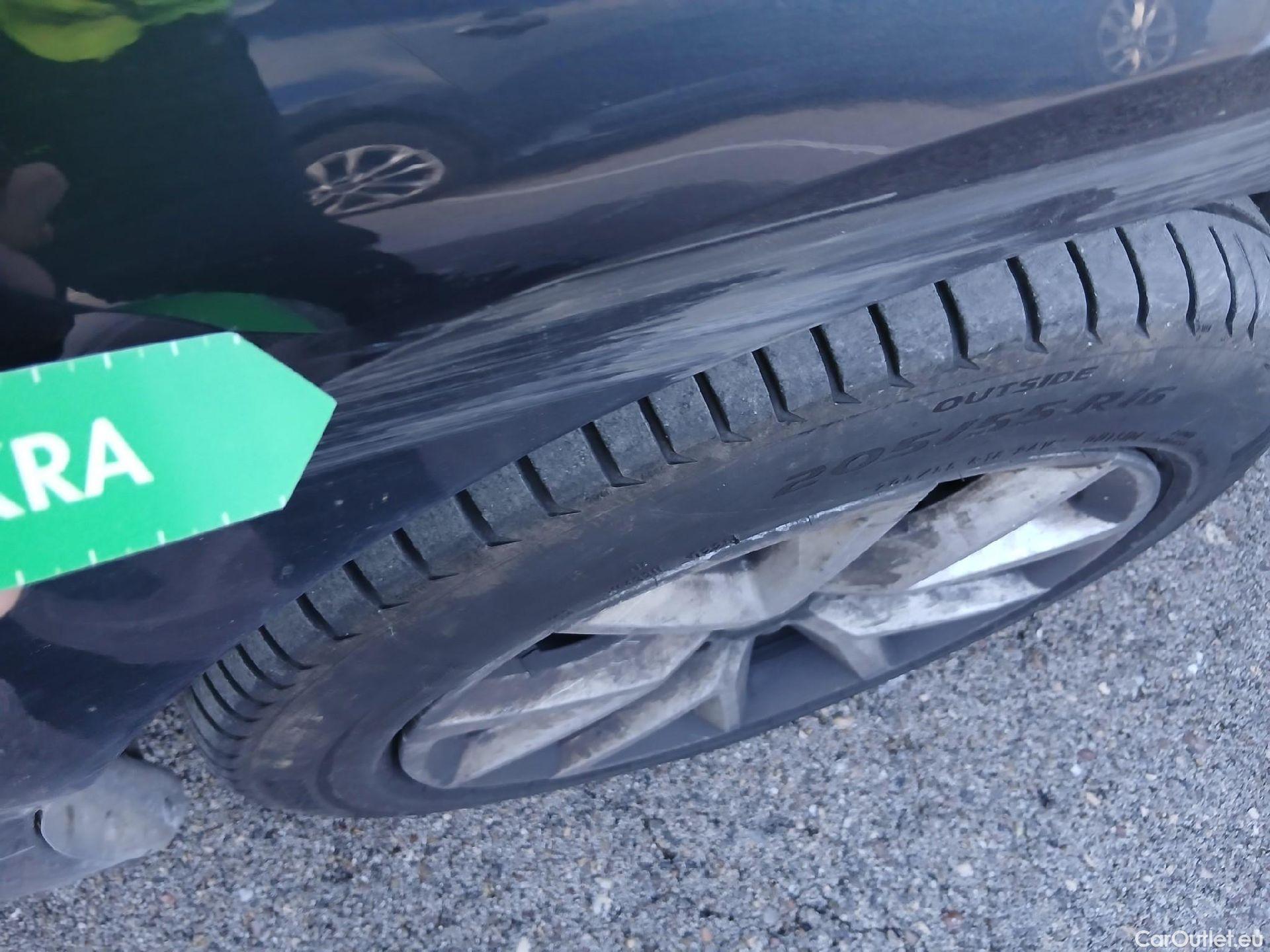  Seat  Leon SEAT Nuevo León / 2020 / 5P / familiar SP 2.0 TDI 85kW Reference Go #44