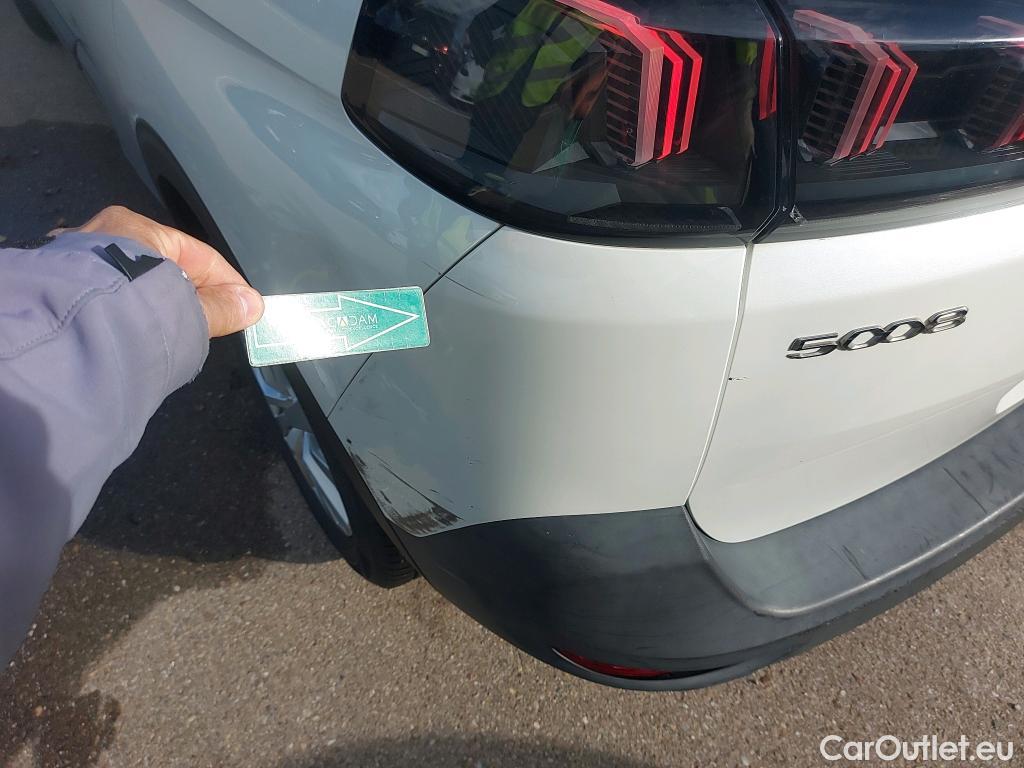  Peugeot  5008 PEUGEOT  / 2020 / 5P / todoterreno 1.2 PureTech 96KW S&S Active Pack EAT8 #16