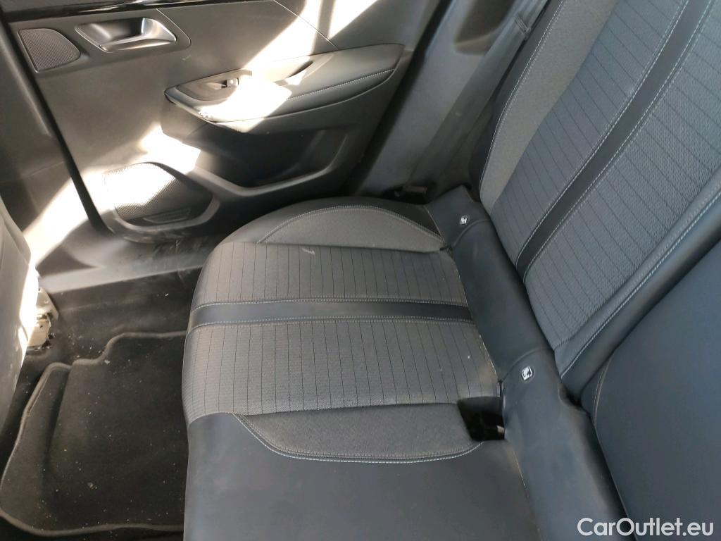  Peugeot  2008 PEUGEOT  / 2019 / 5P / todoterreno Allure Pack BlueHDI 81kW (110CV) (AC) #4