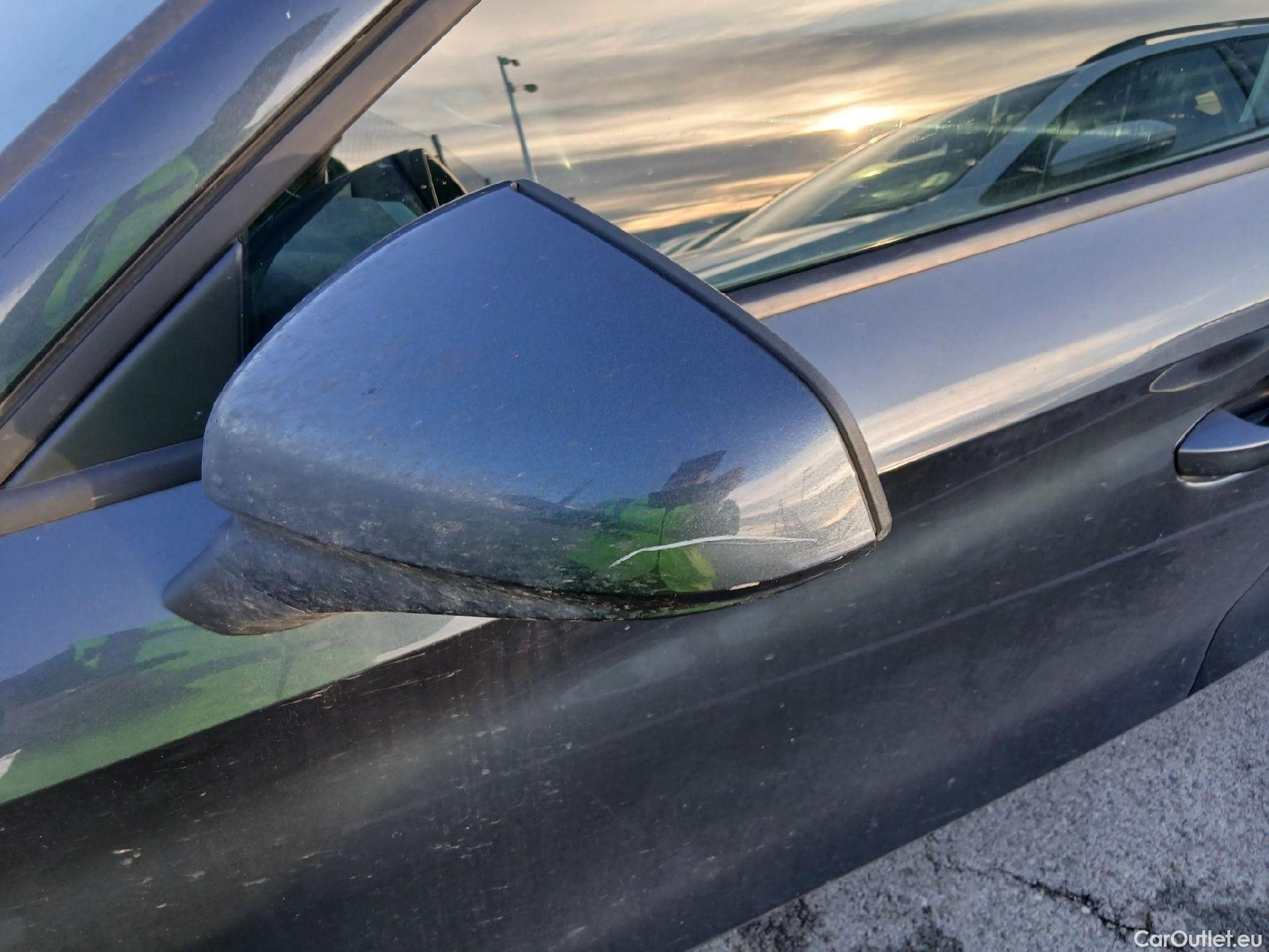  Seat  Leon SEAT Nuevo León / 2020 / 5P / familiar SP 2.0 TDI 85kW Reference Go #24