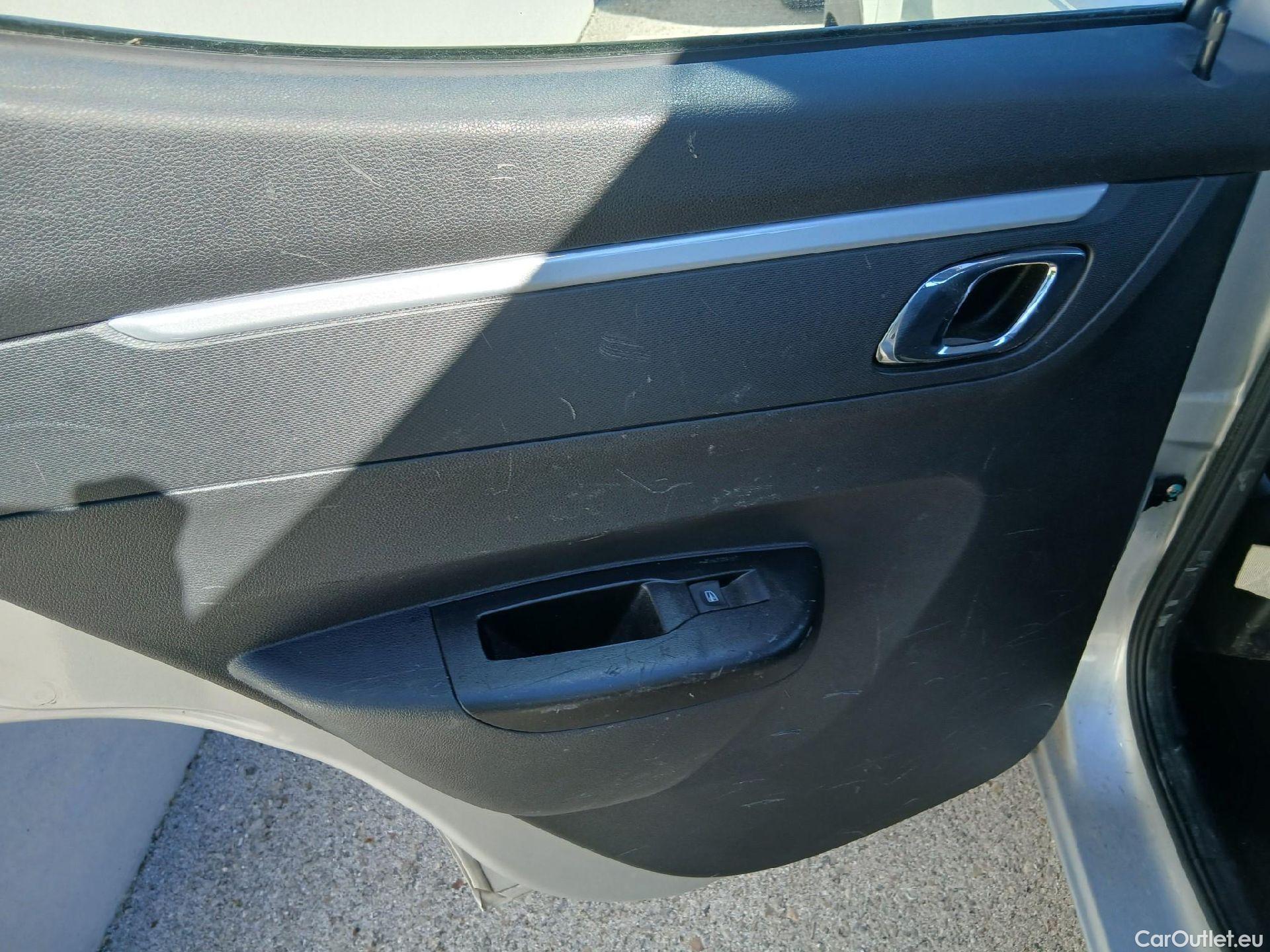  Dacia  Spring DACIA  / 2021 / 5P / berlina con portón Comfort Plus Electric 33kW (45CV) (AC) #4