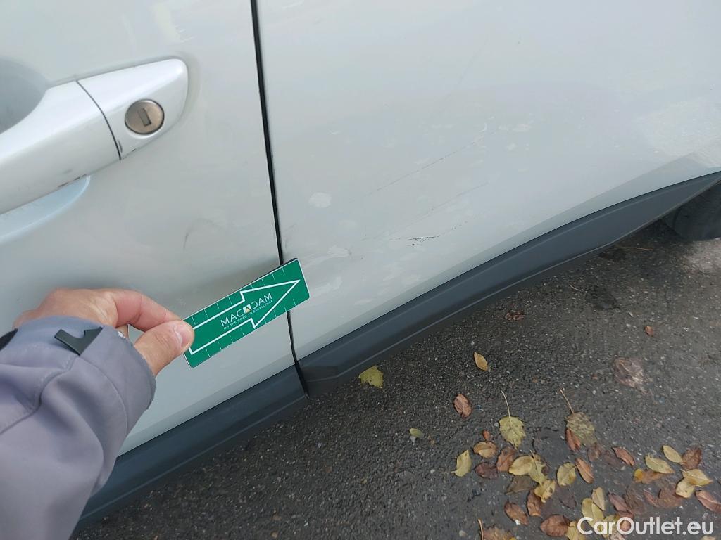  Peugeot  5008 PEUGEOT  / 2020 / 5P / todoterreno 1.2 PureTech 96KW S&S Active Pack EAT8 #10