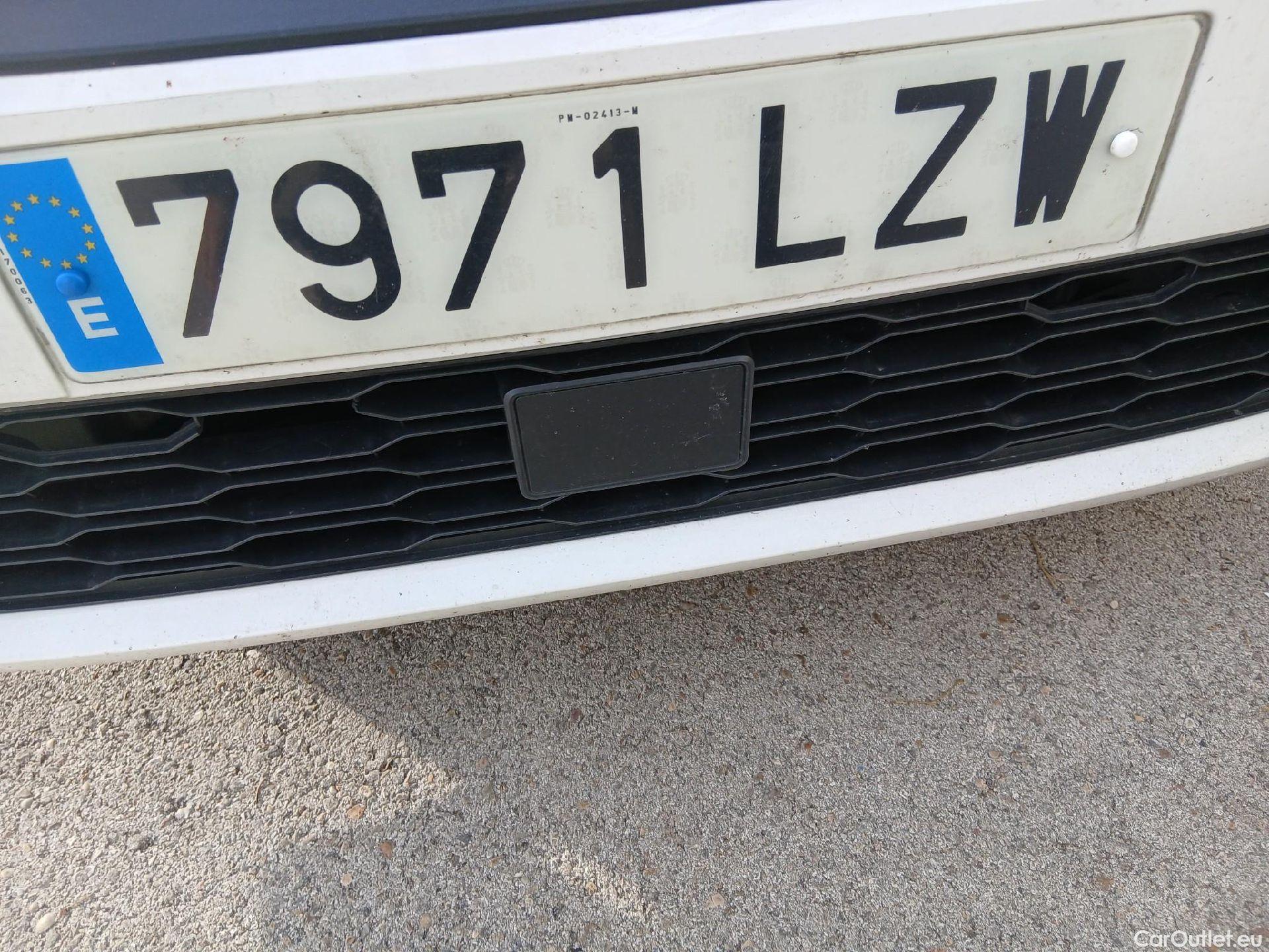  Seat  Ibiza SEAT  / 2017 / 5P / berlina con portón 1.0 MPI 59kW (80CV) Reference Plus(SP) #5