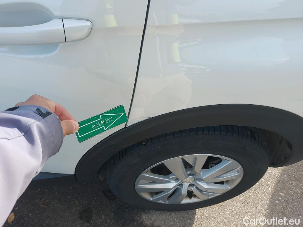  Peugeot  5008 PEUGEOT  / 2020 / 5P / todoterreno 1.2 PureTech 96KW S&S Active Pack EAT8 #6