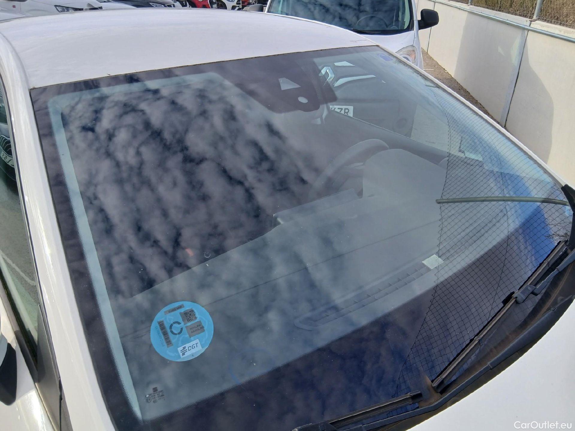  Seat  Ibiza SEAT  / 2017 / 5P / berlina con portón 1.0 MPI 59kW (80CV) Reference Plus(SP) #1