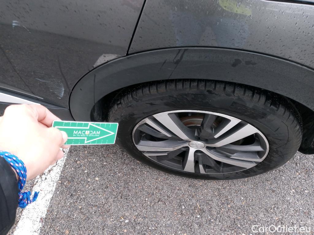  Peugeot  3008 PEUGEOT  Hybrid / 2020 / 5P / todoterreno 225 e-EAT8 Allure #26