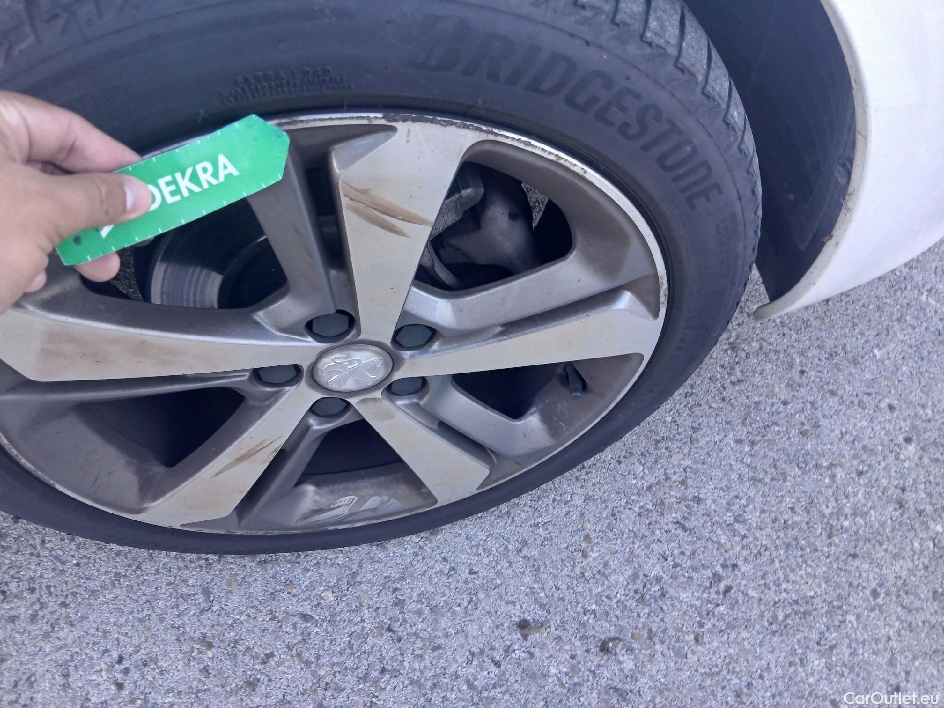  Peugeot  308  GT Line 1.2 PureTech 130CV AT8 E6dT #26