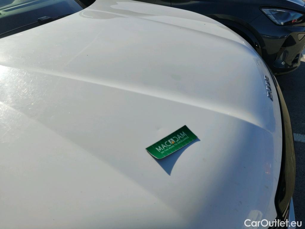  Peugeot  2008 PEUGEOT  / 2019 / 5P / todoterreno Allure Pack BlueHDI 81kW (110CV) (AC) #32