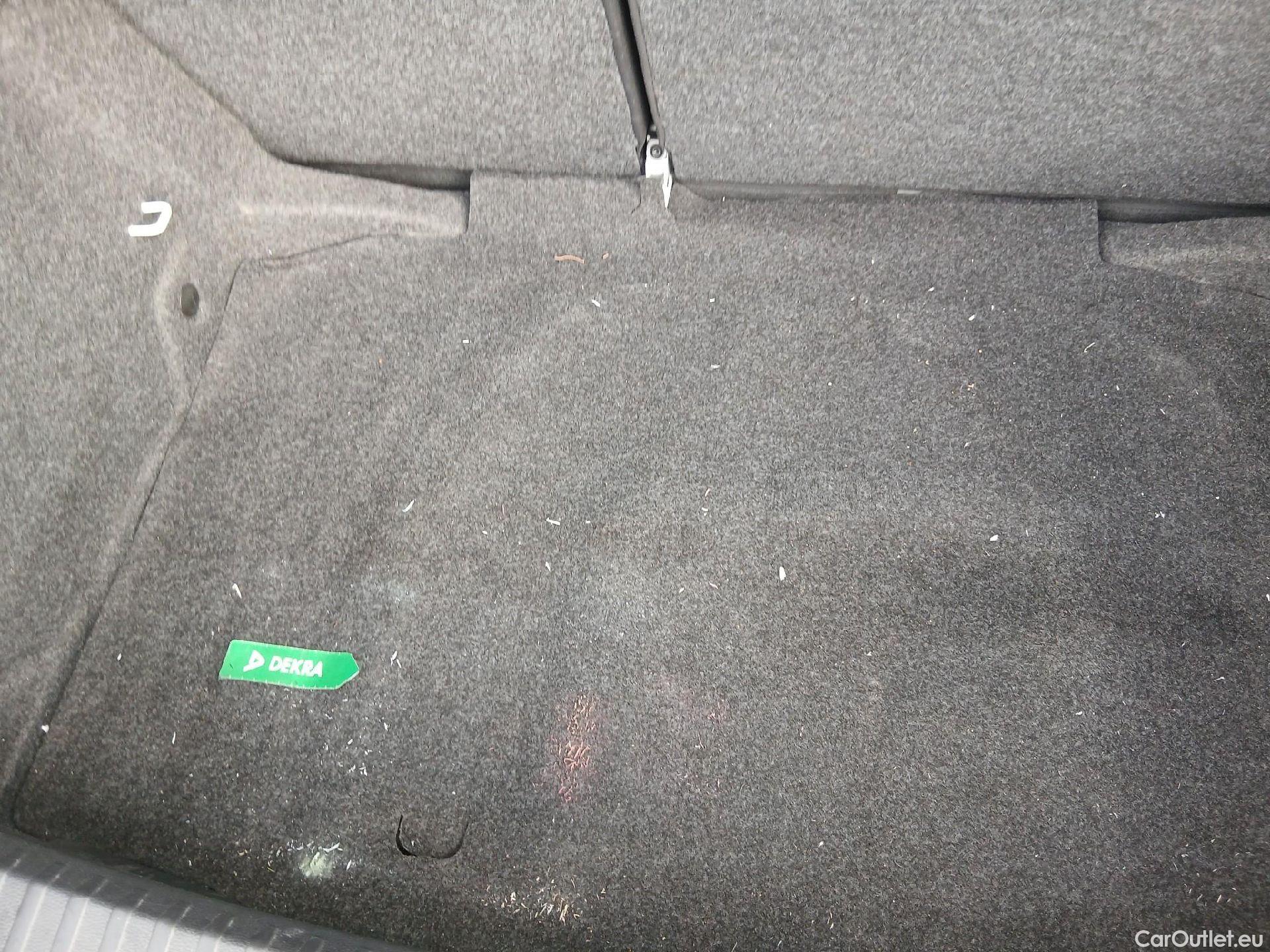  Seat  Ibiza SEAT  / 2017 / 5P / berlina con portón 1.0 MPI 59kW (80CV) Reference Plus(SP) #17