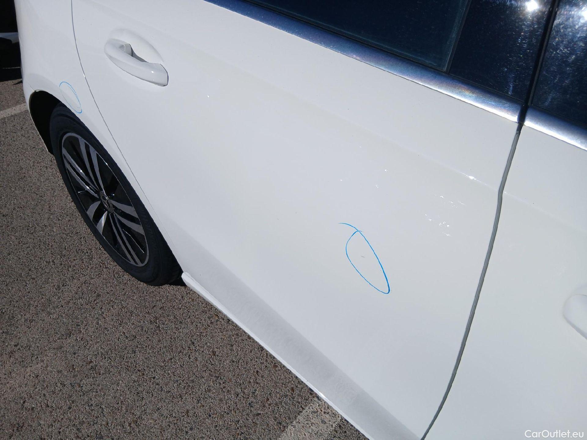  Mercedes  A-Klasse MERCEDES-BENZ Clase A / 2018 / 5P / berlina con portón A 180 #28