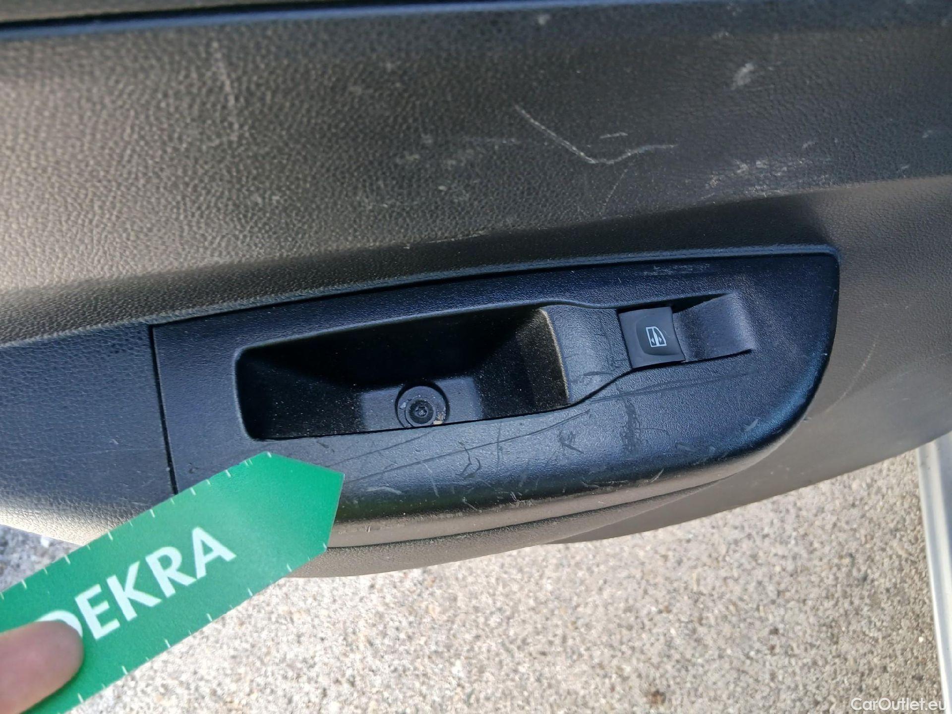  Dacia  Spring DACIA  / 2021 / 5P / berlina con portón Comfort Plus Electric 33kW (45CV) (AC) #3