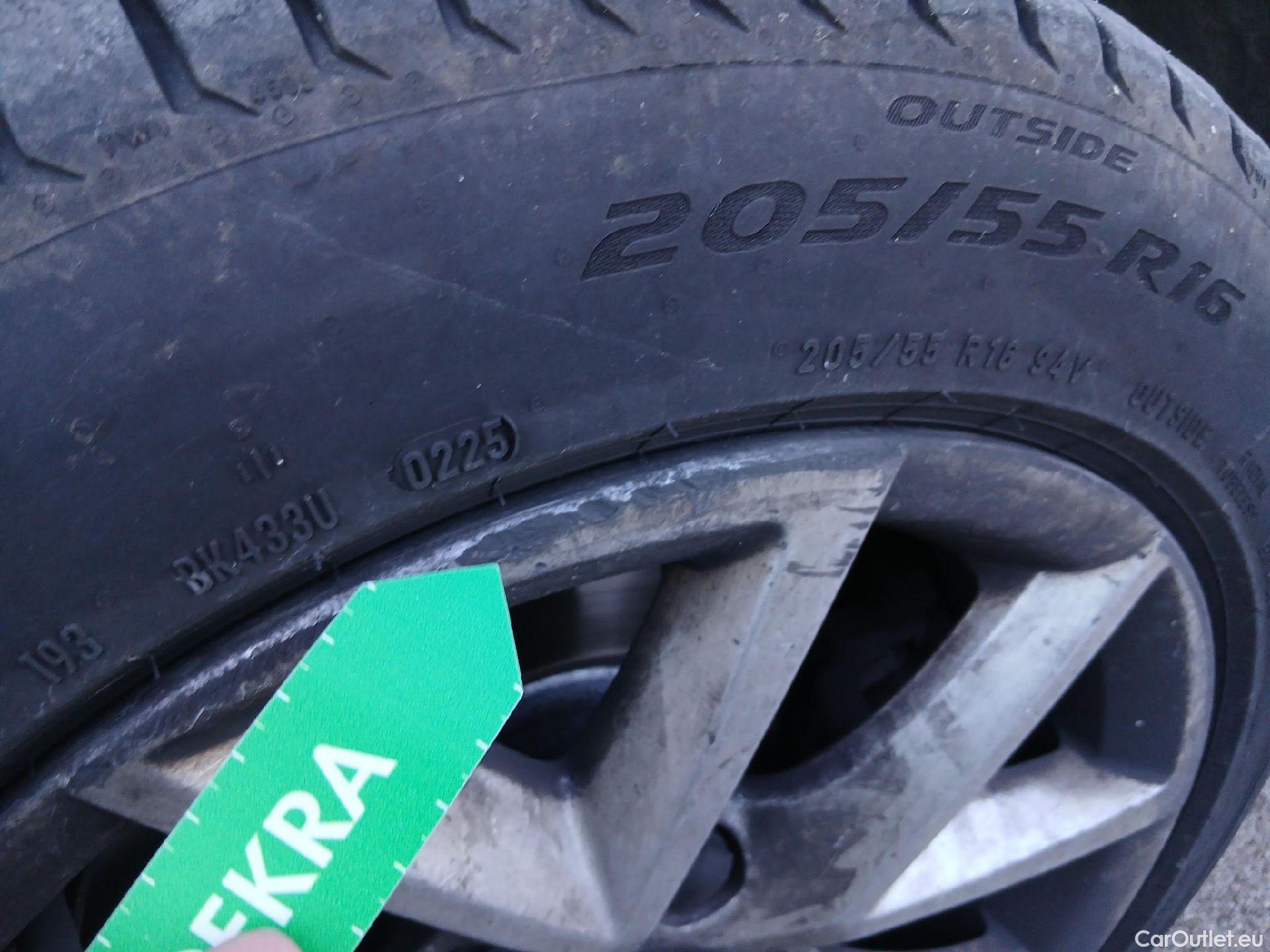  Seat  Leon SEAT Nuevo León / 2020 / 5P / familiar SP 2.0 TDI 85kW Reference Go #15