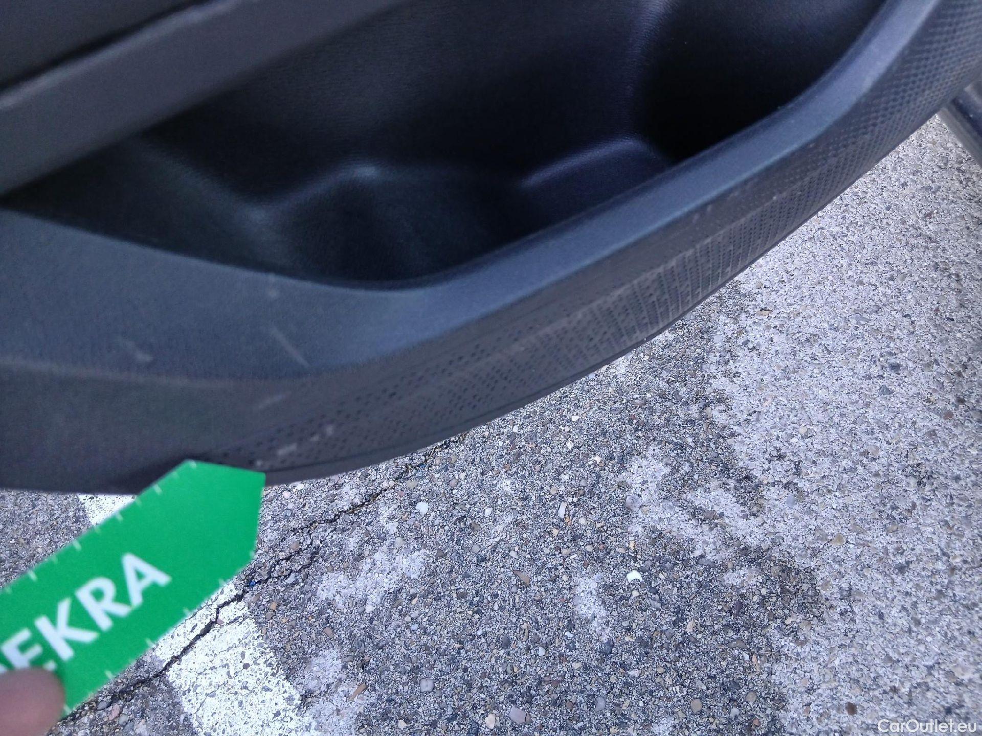  Seat  Leon SEAT Nuevo León / 2020 / 5P / familiar SP 2.0 TDI 85kW Reference Go #6