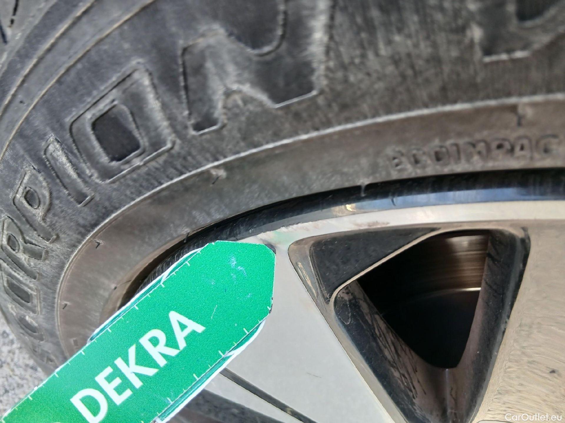  Volvo  XC 40 VOLVO XC40 / 2017 / 5P / todoterreno 1.5 T4 Twin Recharge R-Design Exp Auto #6