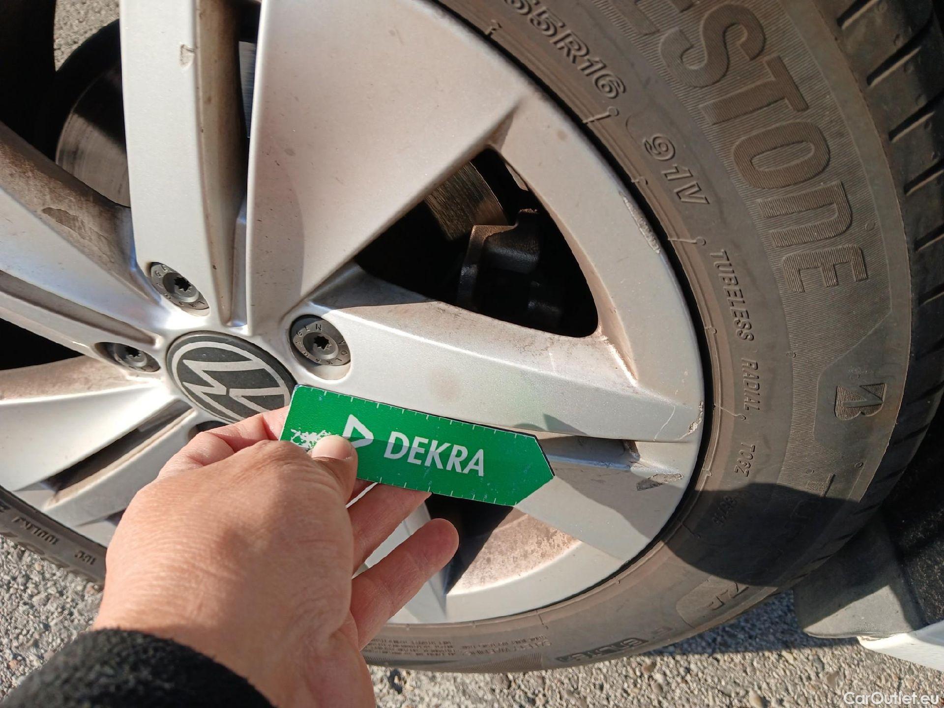  Volkswagen  Golf  VOLKSWAGEN / 2020 / 5P / familiar Life 1.5 eTSI 110kW (150CV) DSG Variant #14