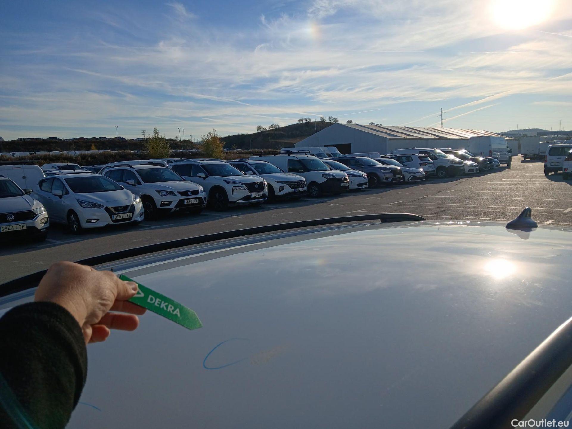  Volkswagen  Golf  VOLKSWAGEN / 2020 / 5P / familiar Life 1.5 eTSI 110kW (150CV) DSG Variant #25