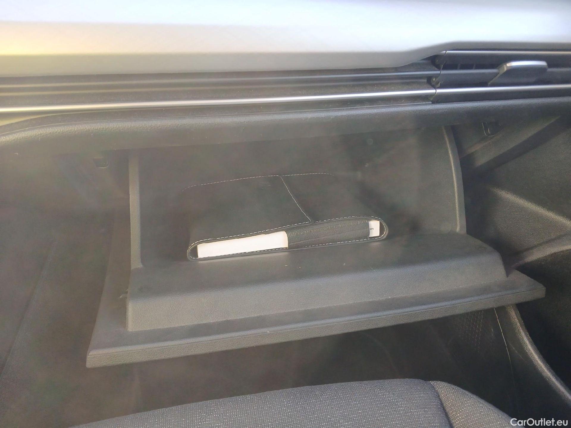  Volkswagen  Golf  VOLKSWAGEN / 2020 / 5P / familiar Life 1.5 eTSI 110kW (150CV) DSG Variant #1