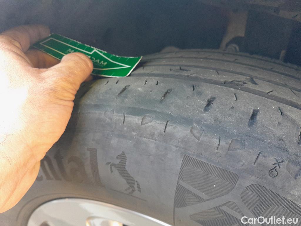  Bmw  Serie 1 BMW  / 2019 / 5P / berlina con portón 116d #5