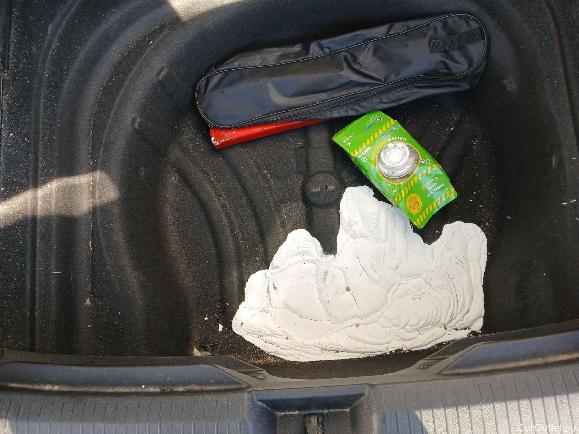  Volkswagen  Golf  VOLKSWAGEN / 2020 / 5P / familiar Life 1.5 eTSI 110kW (150CV) DSG Variant #3