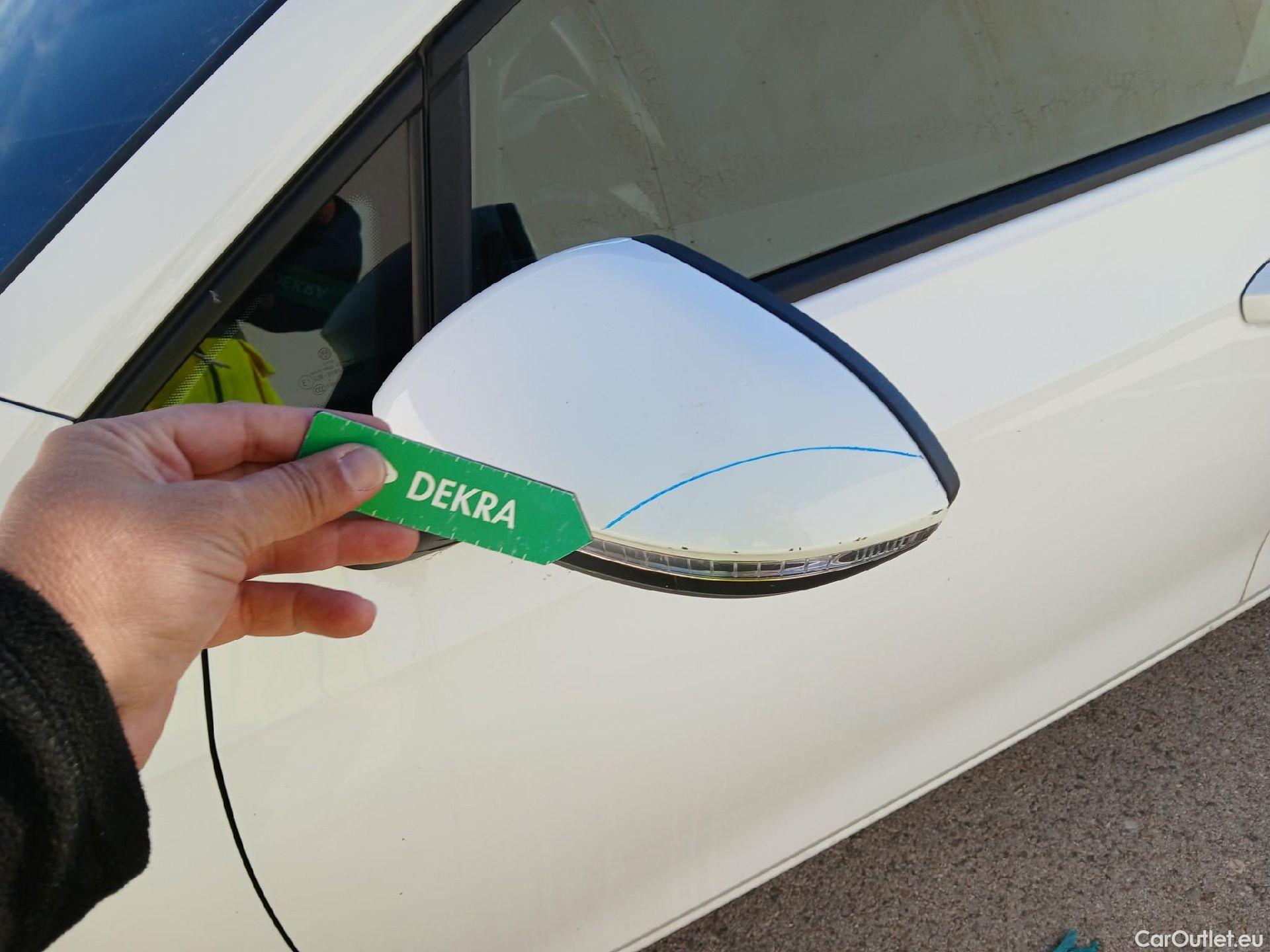  Volkswagen  Golf  VOLKSWAGEN / 2020 / 5P / familiar Life 1.5 eTSI 110kW (150CV) DSG Variant #26