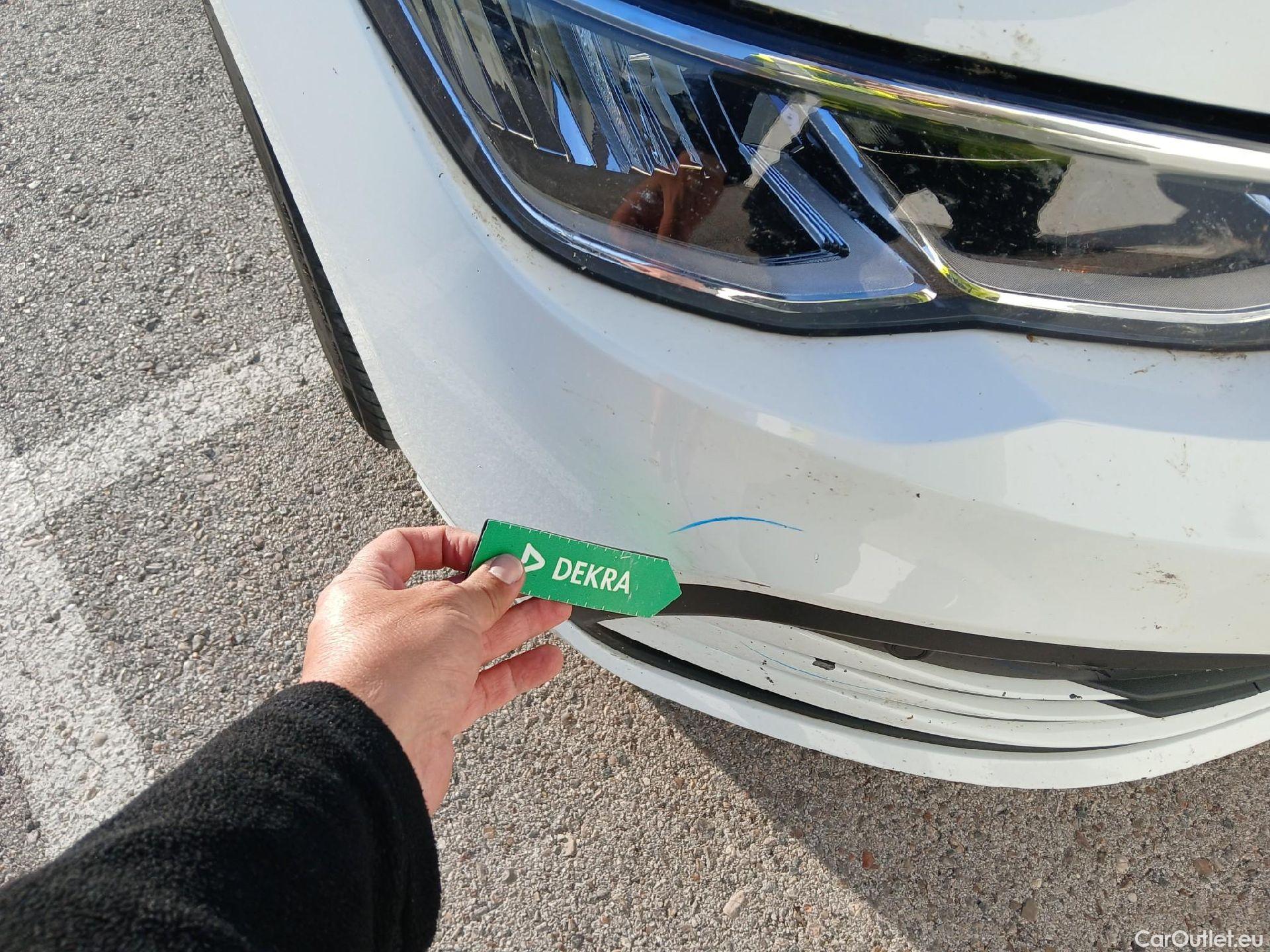  Volkswagen  Golf  VOLKSWAGEN / 2020 / 5P / familiar Life 1.5 eTSI 110kW (150CV) DSG Variant #16