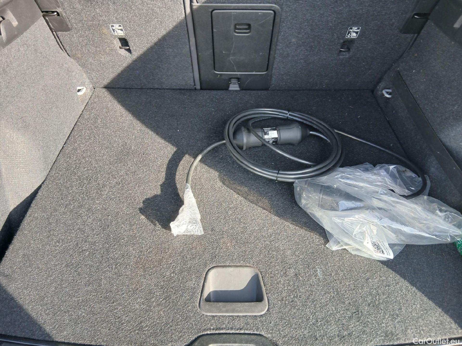  Volvo  XC 40 VOLVO XC40 / 2017 / 5P / todoterreno 1.5 T4 Twin Recharge R-Design Exp Auto #1