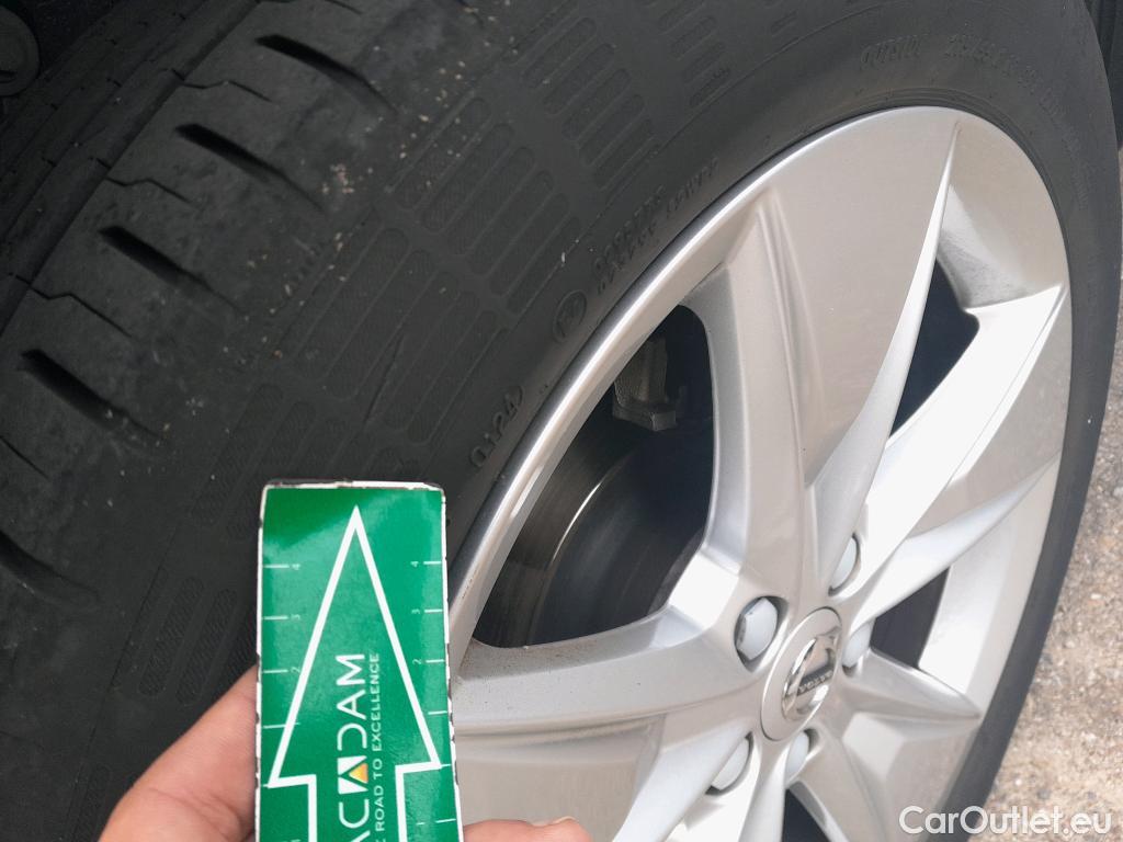  Volvo  V60 VOLVO  Cross Country / 2018 / 5P / familiar 2.0 D4 Auto AWD #4