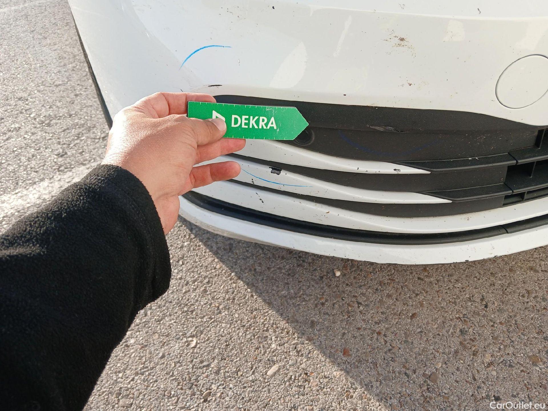  Volkswagen  Golf  VOLKSWAGEN / 2020 / 5P / familiar Life 1.5 eTSI 110kW (150CV) DSG Variant #18