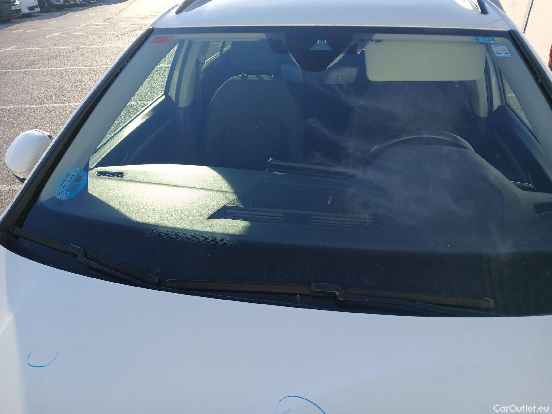  Volkswagen  Golf  VOLKSWAGEN / 2020 / 5P / familiar Life 1.5 eTSI 110kW (150CV) DSG Variant #23