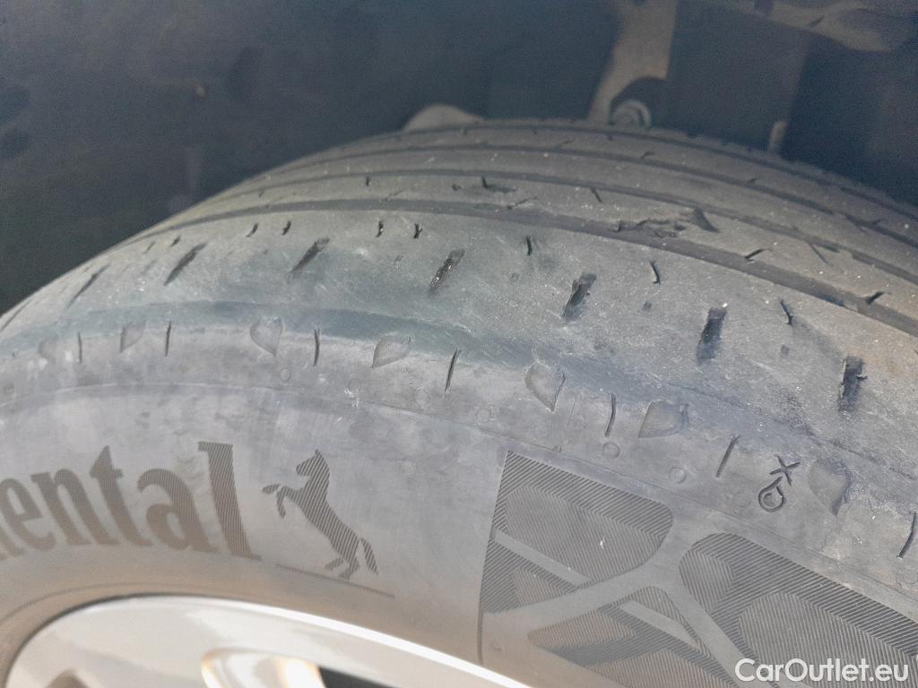  Bmw  Serie 1 BMW  / 2019 / 5P / berlina con portón 116d #4