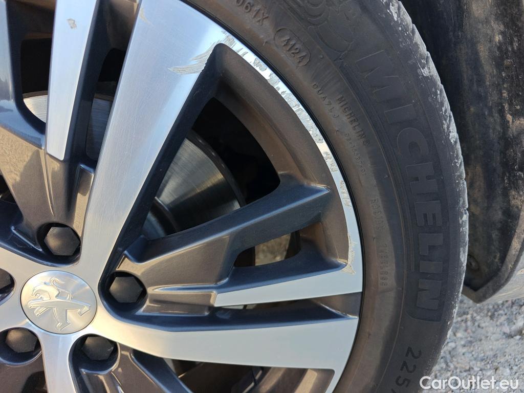  Peugeot  3008 PEUGEOT  Hybrid / 2020 / 5P / todoterreno 225 e-EAT8 Allure #19