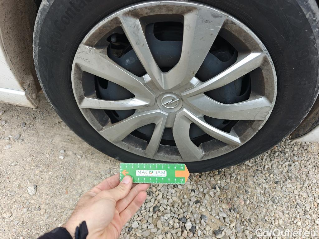  Opel  Corsa OPEL  / 2019 / 5P / berlina con portón 1.5D DT 74kW (100CV) Edition #61