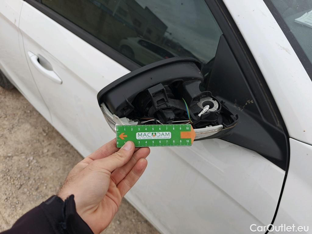  Opel  Corsa OPEL  / 2019 / 5P / berlina con portón 1.5D DT 74kW (100CV) Edition #55