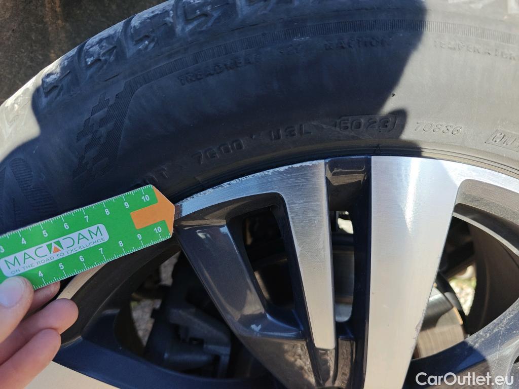  Peugeot  3008 PEUGEOT  Hybrid / 2020 / 5P / todoterreno 225 e-EAT8 Allure #24