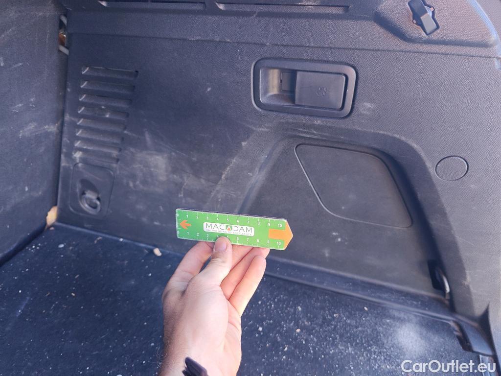  Peugeot  3008 PEUGEOT  Hybrid / 2020 / 5P / todoterreno 225 e-EAT8 Allure #47