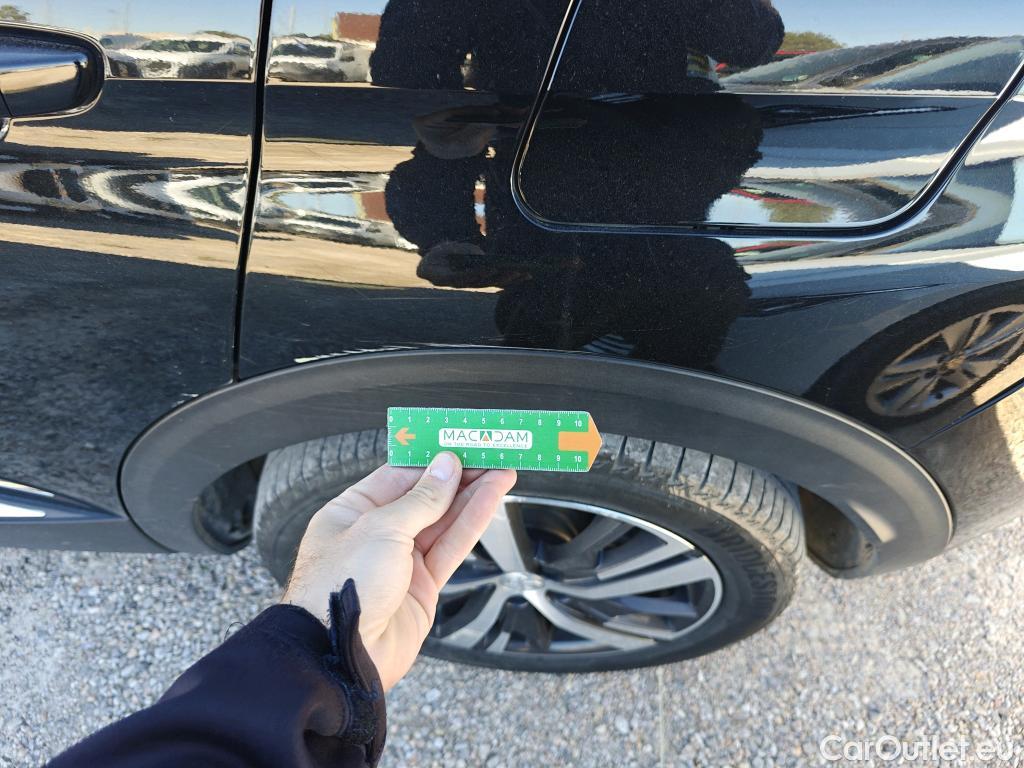  Peugeot  3008 PEUGEOT  Hybrid / 2020 / 5P / todoterreno 225 e-EAT8 Allure #60