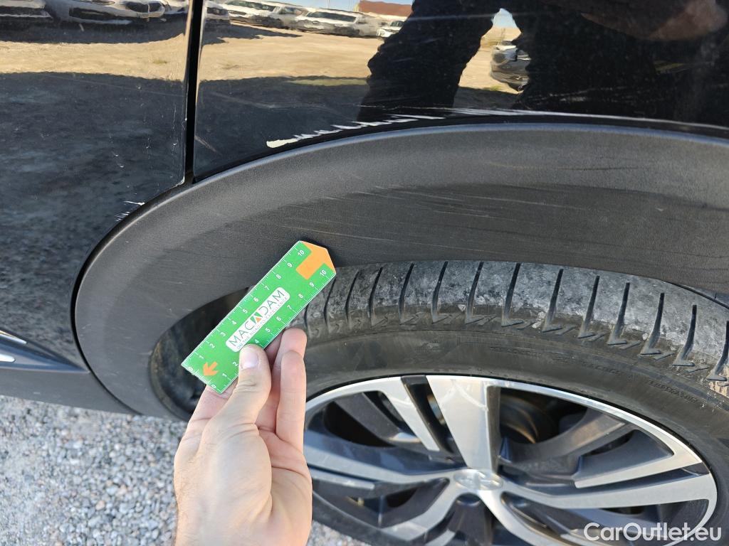  Peugeot  3008 PEUGEOT  Hybrid / 2020 / 5P / todoterreno 225 e-EAT8 Allure #61