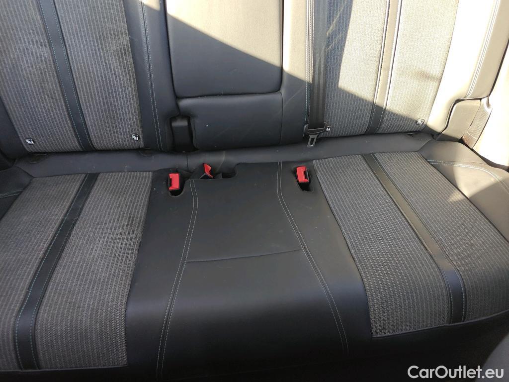  Peugeot  3008 PEUGEOT  Hybrid / 2020 / 5P / todoterreno 225 e-EAT8 Allure #43