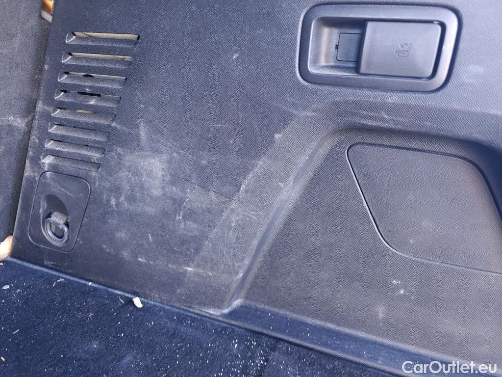  Peugeot  3008 PEUGEOT  Hybrid / 2020 / 5P / todoterreno 225 e-EAT8 Allure #48