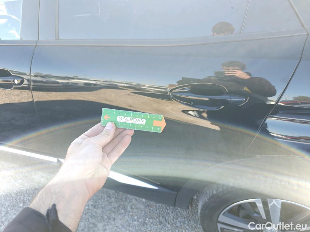  Peugeot  3008 PEUGEOT  Hybrid / 2020 / 5P / todoterreno 225 e-EAT8 Allure #33