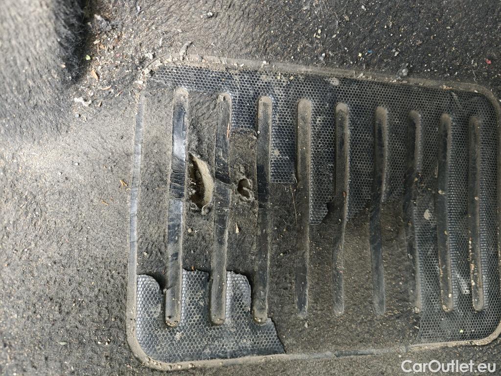  Citroen  C3 CITROEN  / 2020 / 5P / berlina con portón PureTech 60KW (83CV) FEEL #4