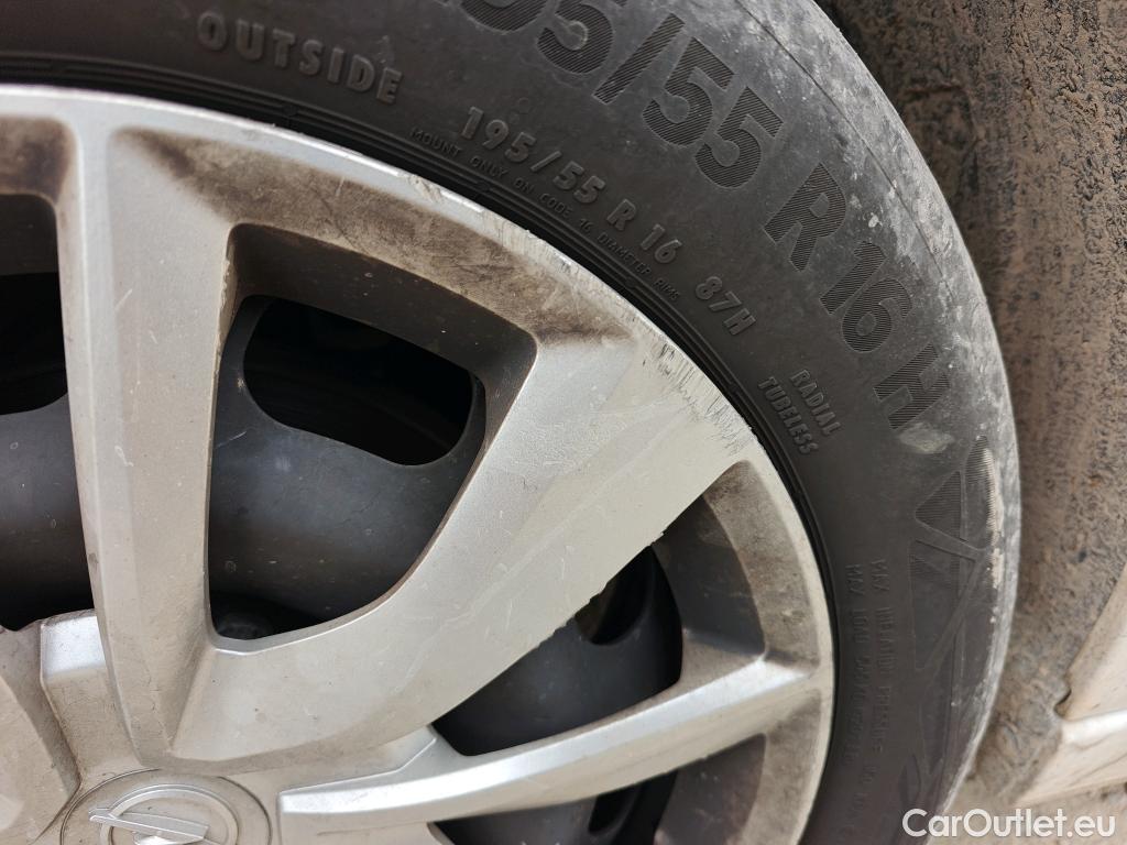  Opel  Corsa OPEL  / 2019 / 5P / berlina con portón 1.5D DT 74kW (100CV) Edition #66