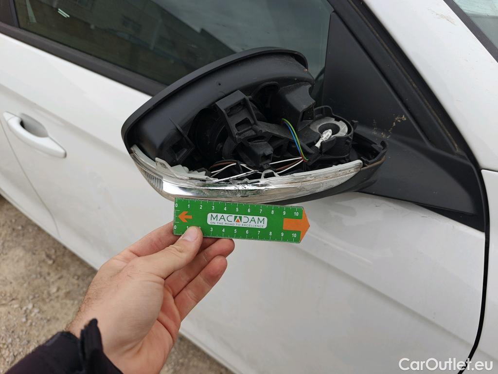  Opel  Corsa OPEL  / 2019 / 5P / berlina con portón 1.5D DT 74kW (100CV) Edition #53