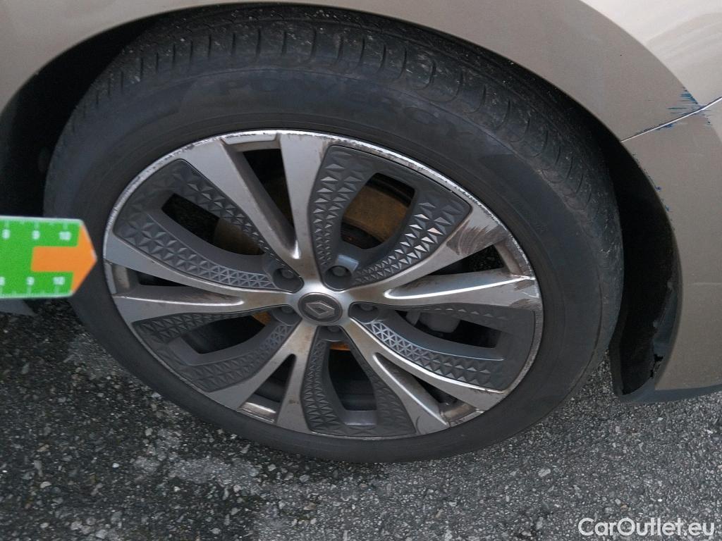  Renault  Scenic RENAULT Scénic / 2016 / 5P / monovolumen compacto Zen Energy dCi 96kW (130CV) #24