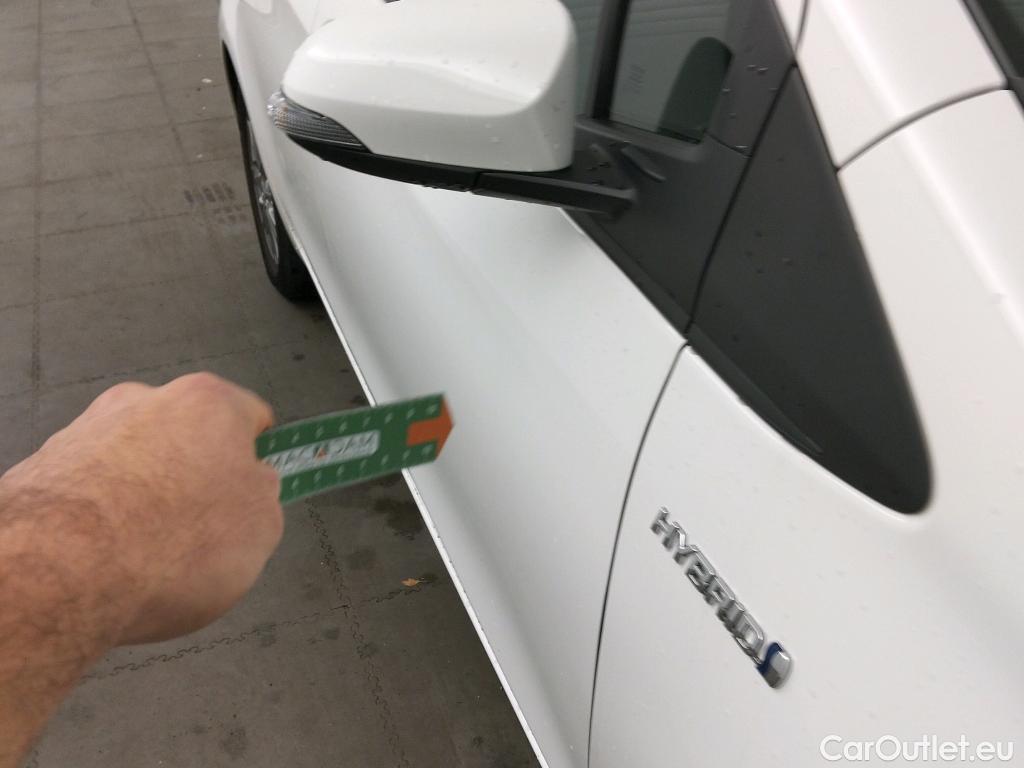  Toyota  Yaris TOYOTA  / 2017 / 5P / berlina con portón 1.5 100H Active #6