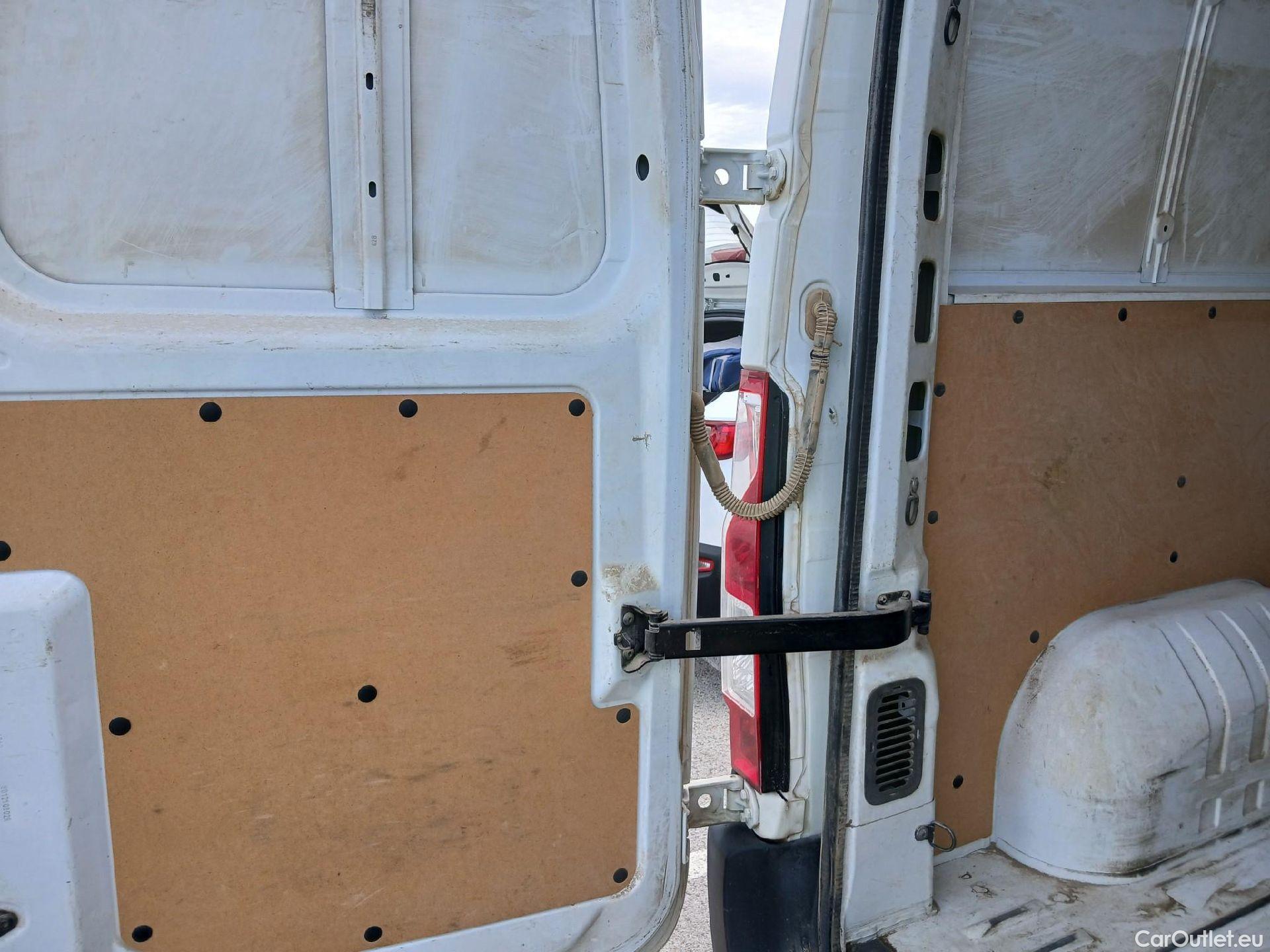  Renault  Master RENAULT  / 2014 / 4P / furgón Furgón T L2H2 3500 dCi 96kW (130CV) (CX) #8