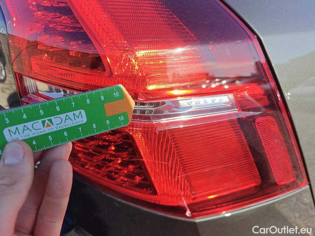  Volvo  XC60 VOLVO  / 2017 / 5P / todoterreno 2.0 B4 D Momentum Pro Auto #4