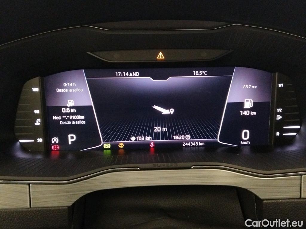  Skoda  Superb SKODA  / 2019 / 5P / berlina con portón 2.0 TDI 110kW (150CV) DSG Ambition #34